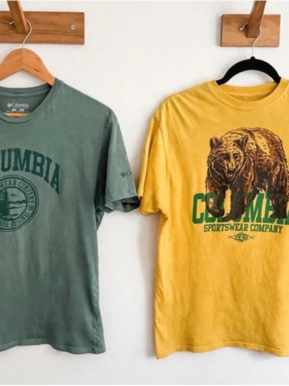 Columbia Men’s Short Sleeve Graphic Tee x 2lot- Green and Yellow large